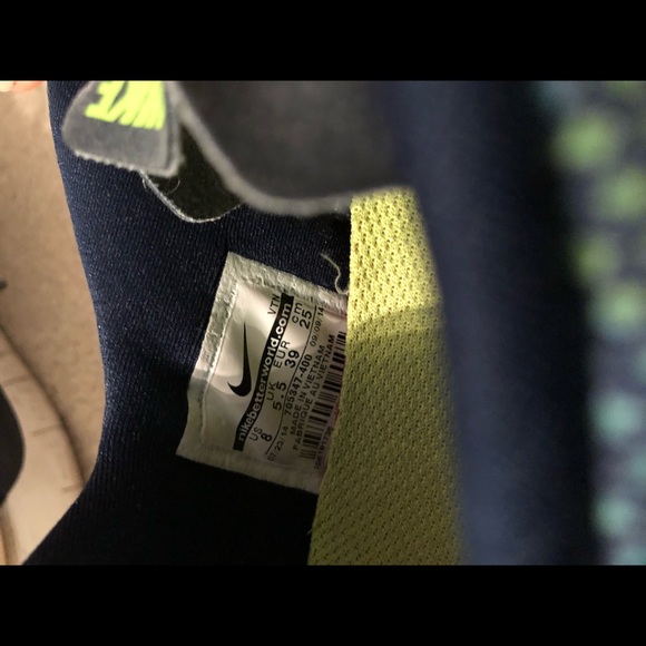 Nike Women’s Sneakers - Picture 4 of 4